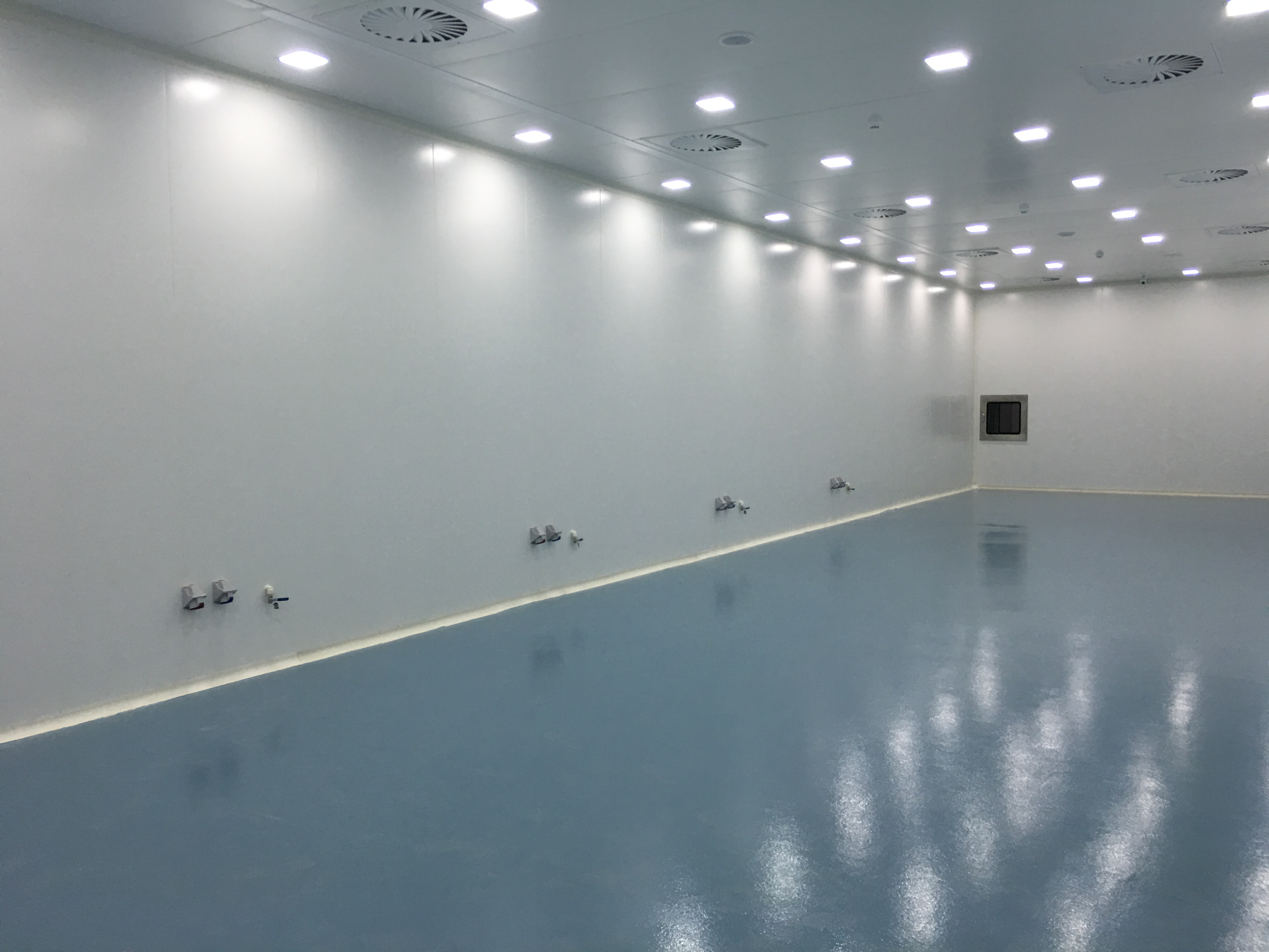 اهمیت تهیه کلین روم با کیفیت