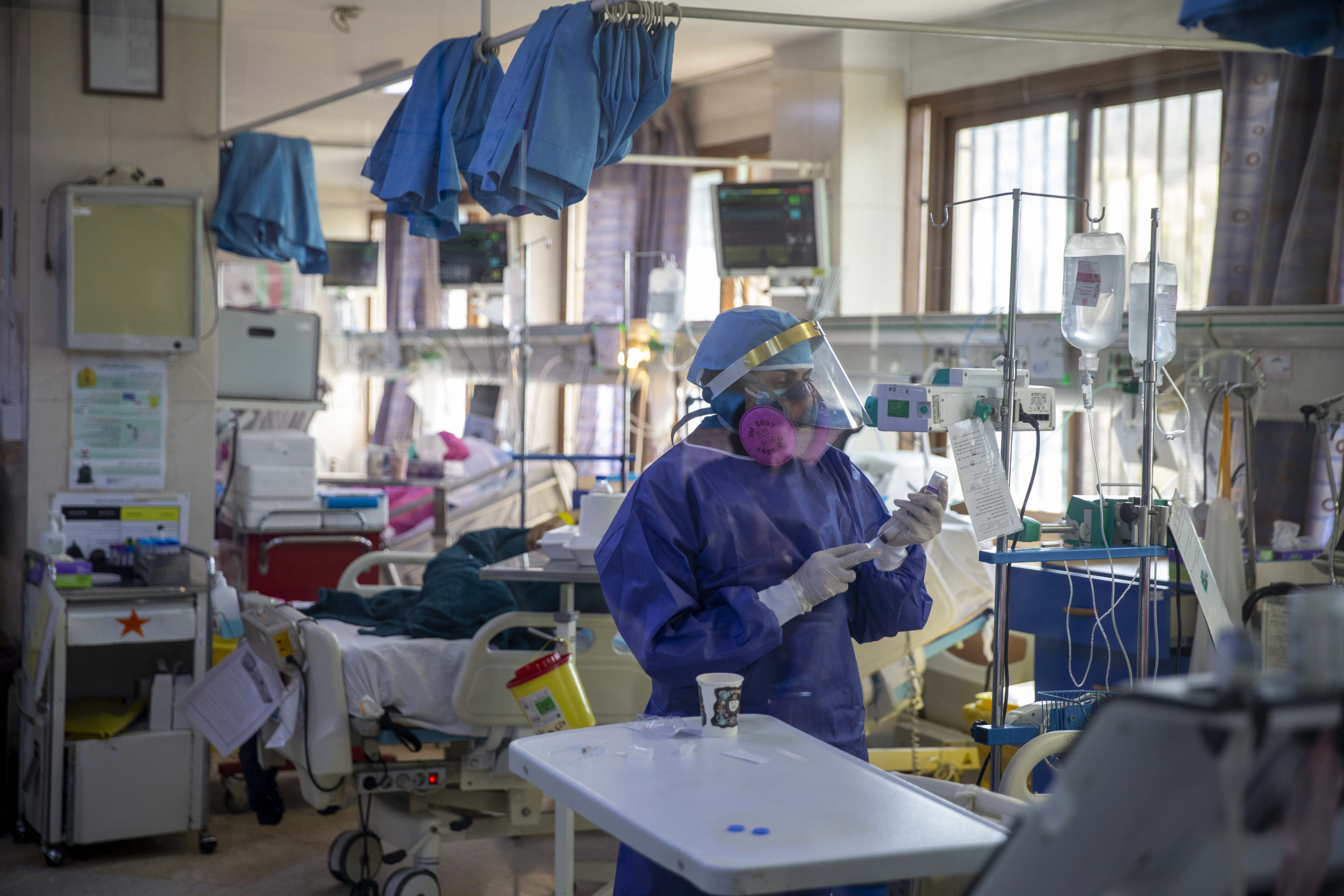 سرمایه‌گذاری در تولید تجهیزات پزشکی و پرستیژ اجتماعی